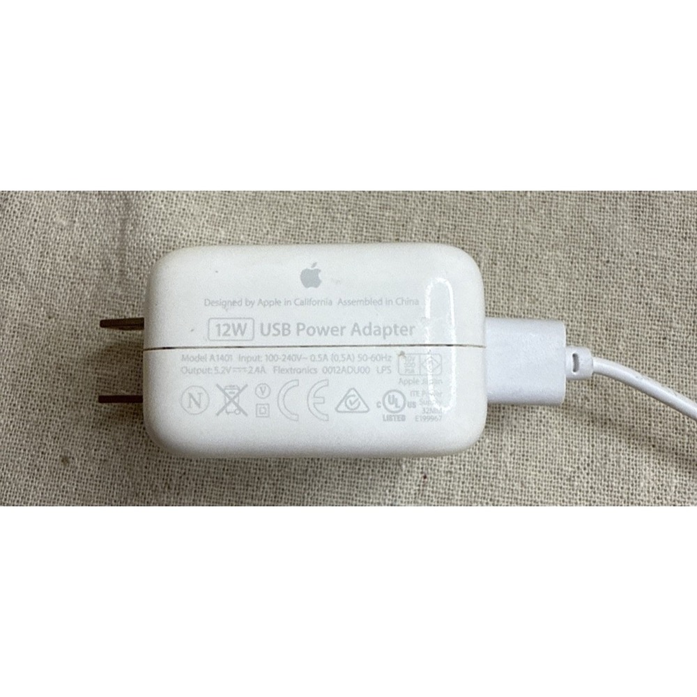 Apple 12w USB Charger Adapter for iPhones with‎ lightning cable included